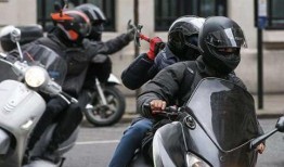 西安摩托车爆料案例视频,街头冲突事件视频引发热议