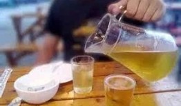 新闻爆料什么啤酒不能喝,哪些啤酒不宜饮用，警惕健康风险